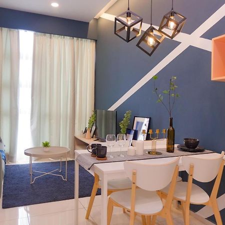 Robertson Cozy 3 Bedroom Family Suite With Netflix クアラルンプール エクステリア 写真