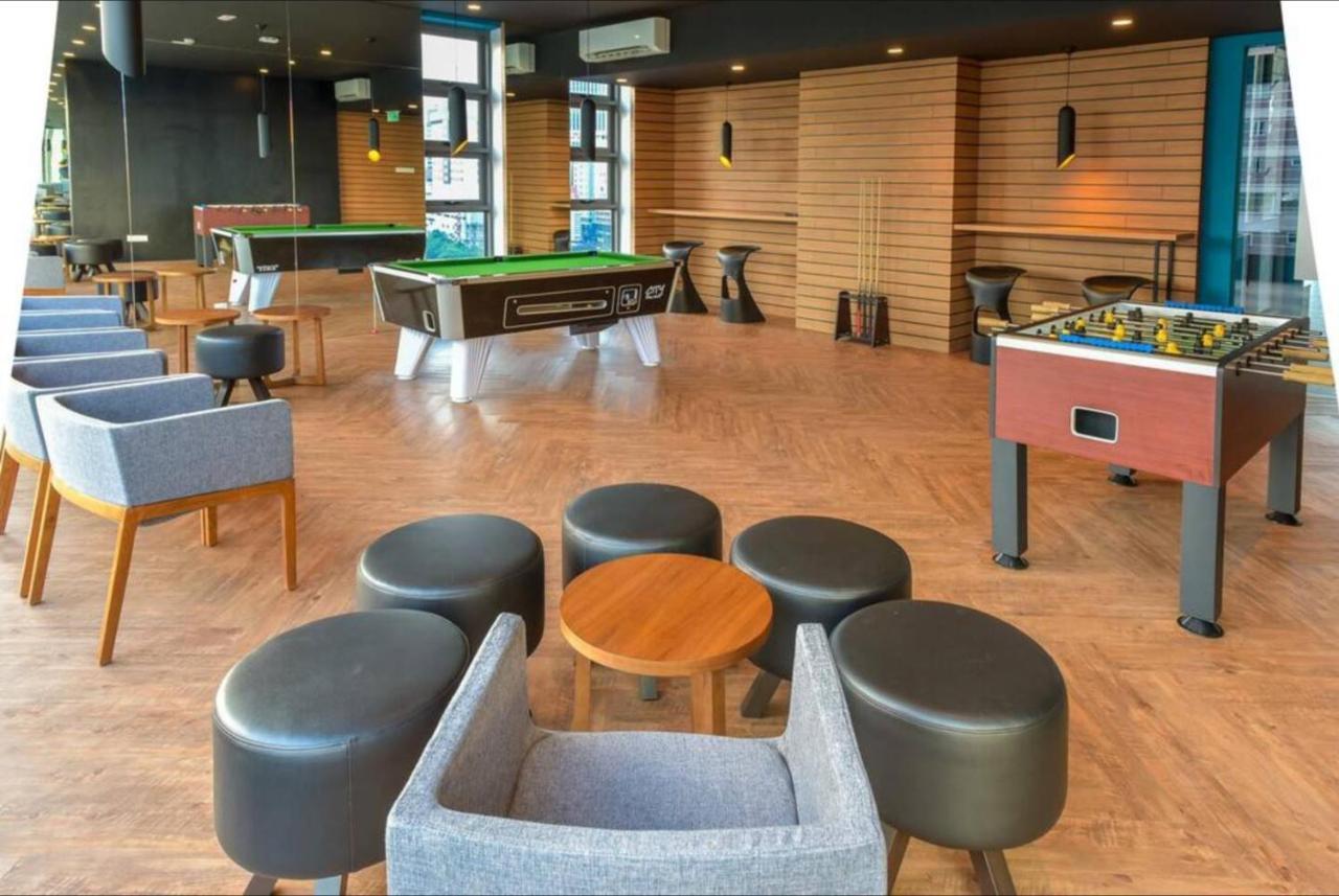 Robertson Cozy 3 Bedroom Family Suite With Netflix クアラルンプール エクステリア 写真