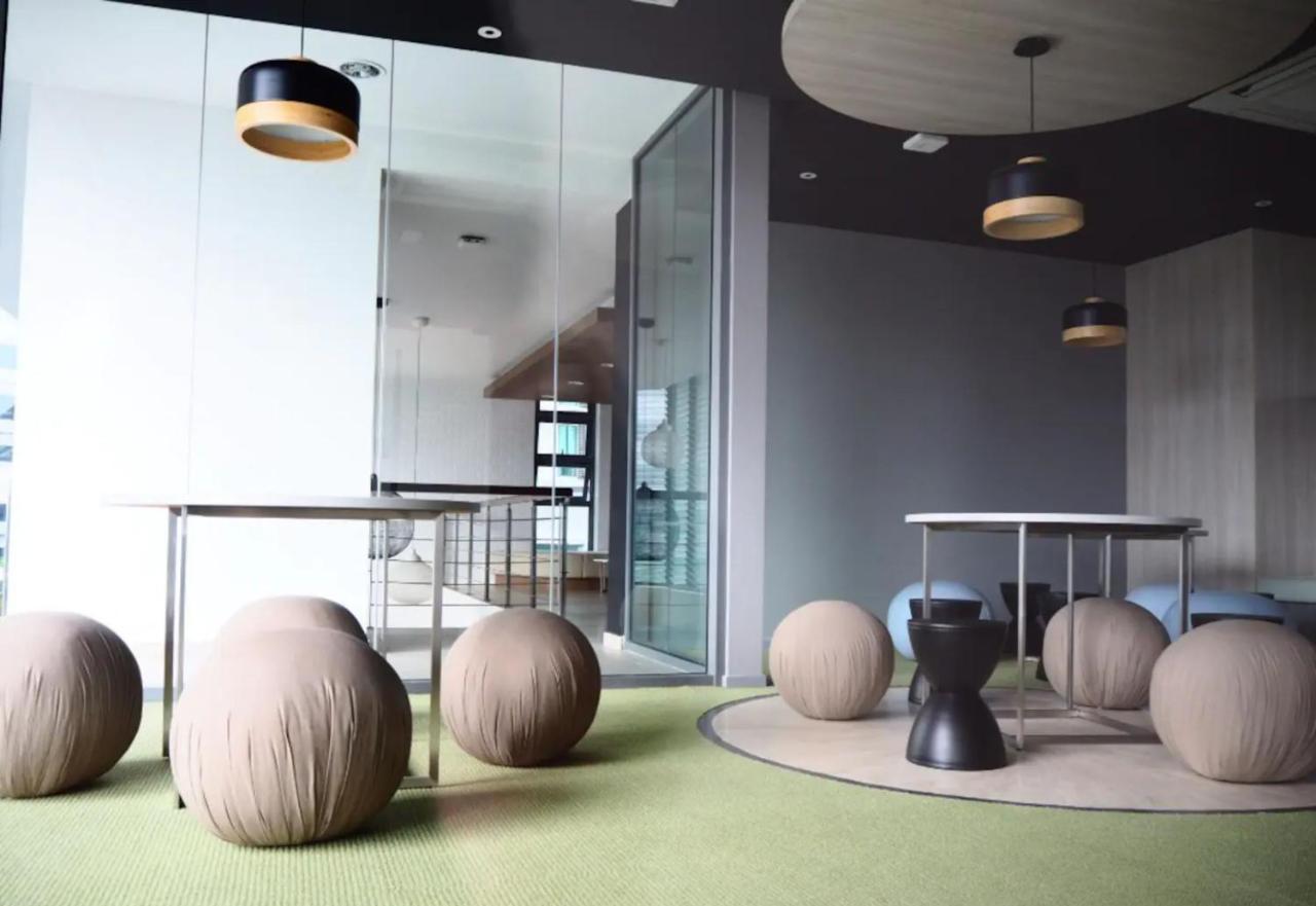 Robertson Cozy 3 Bedroom Family Suite With Netflix クアラルンプール エクステリア 写真