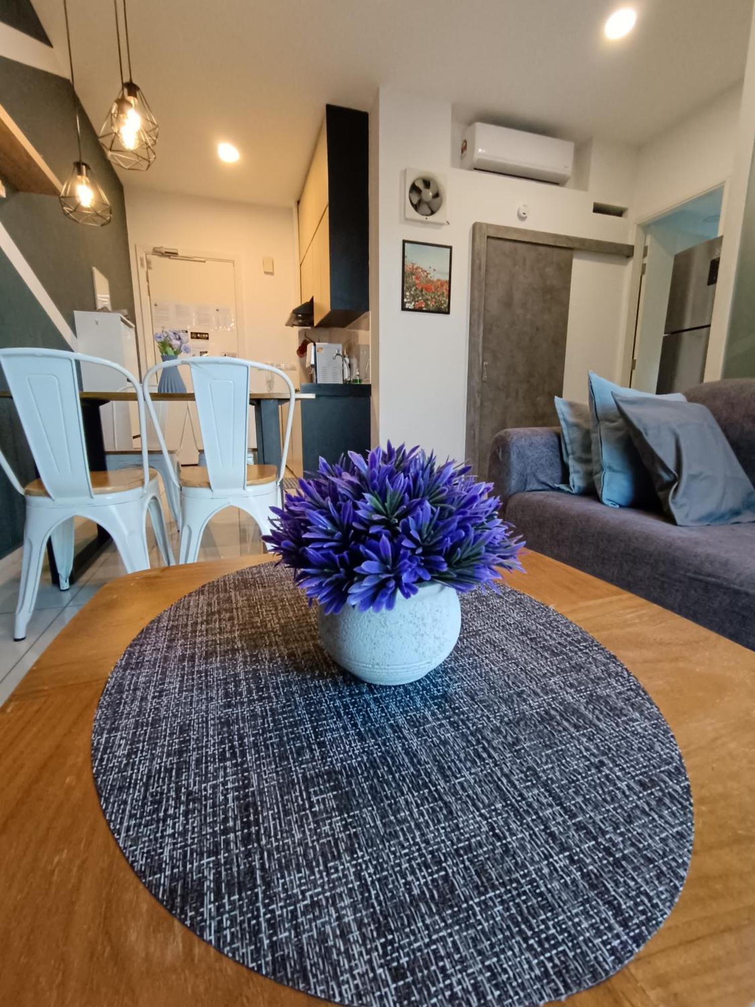 Robertson Cozy 3 Bedroom Family Suite With Netflix クアラルンプール エクステリア 写真